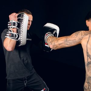 smai escudo essentials muay thai pad