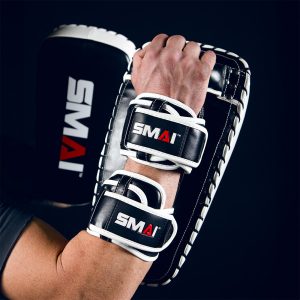 smai escudo essentials muay thai pad