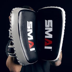 smai escudo essentials muay thai pad