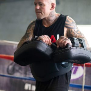 smai escudo elite85 muay thai pad