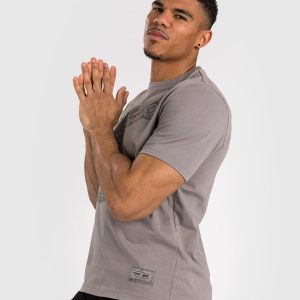 venum polera ufc ulti man gris/rojo