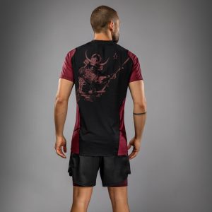venum polera assassin's creed negra